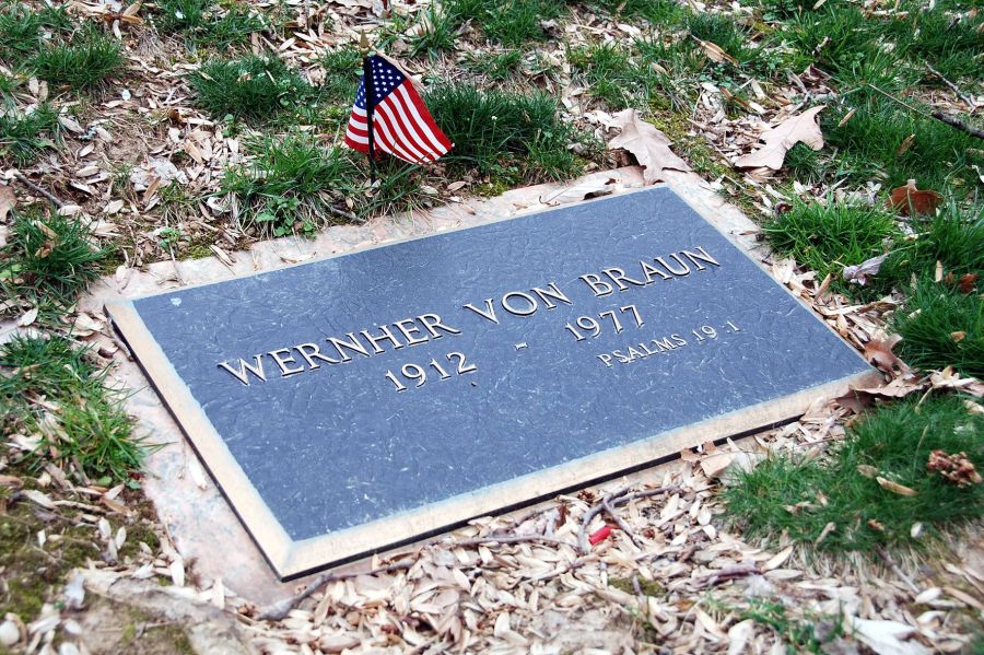 Wernher_von_Braun_Grabstein